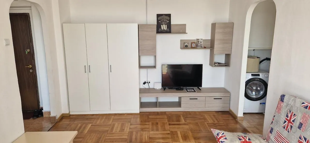 Two Rooms Central Бухарест 0*,